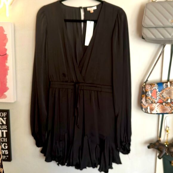 NWT-LUXXEL SENSATIONAL SATIN RUFFLE ROMPER - Picture 1 of 5